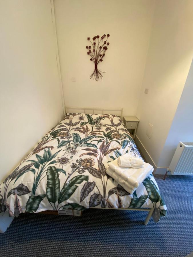 The Walnut Lovely One Bedroom Flat In Stoke. Apartment